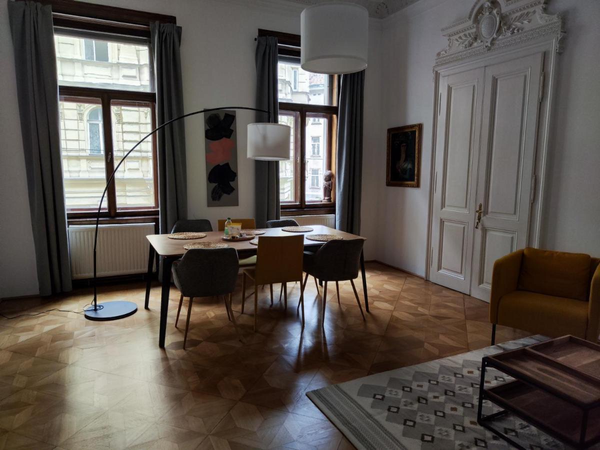 A In A Aristocratic Viena